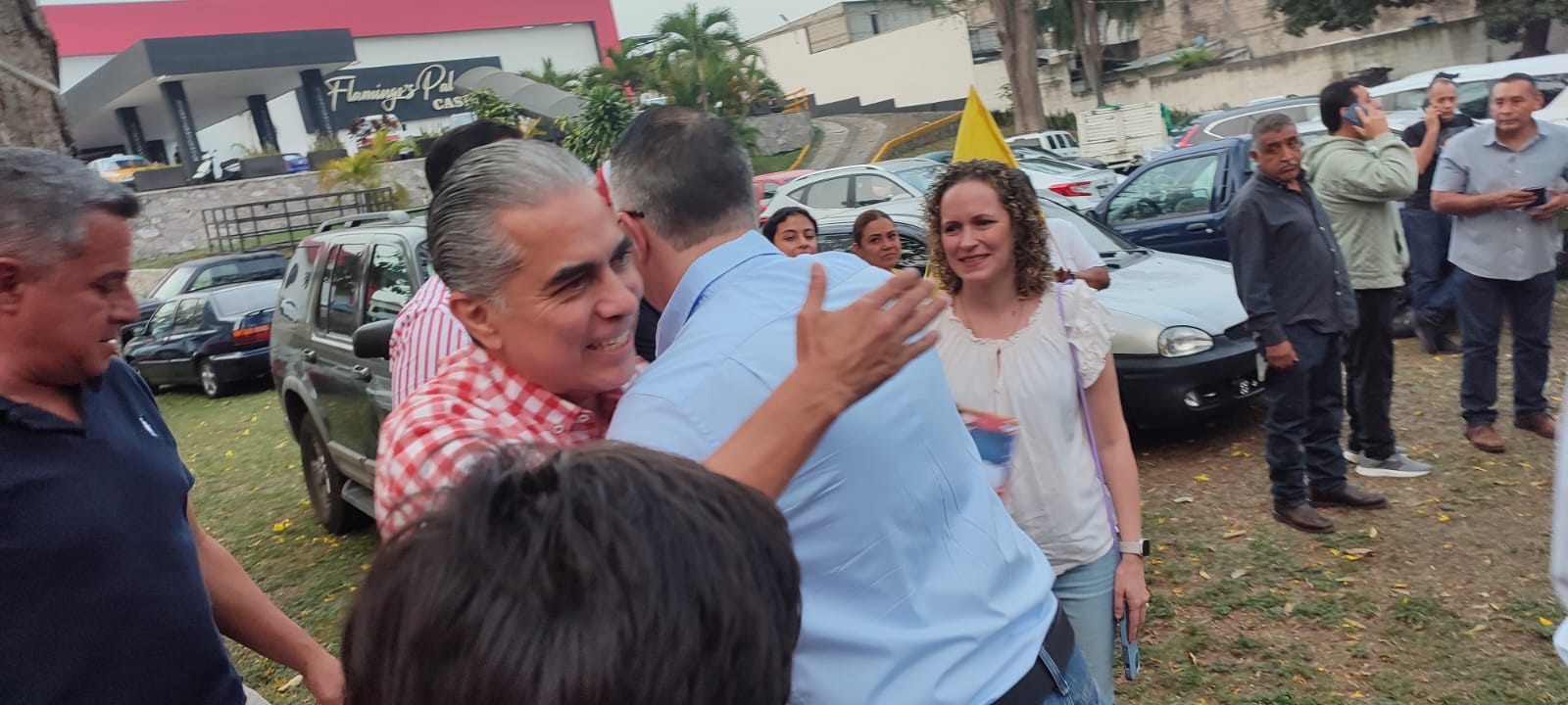 YA VAN MIL VOTOS MENOS