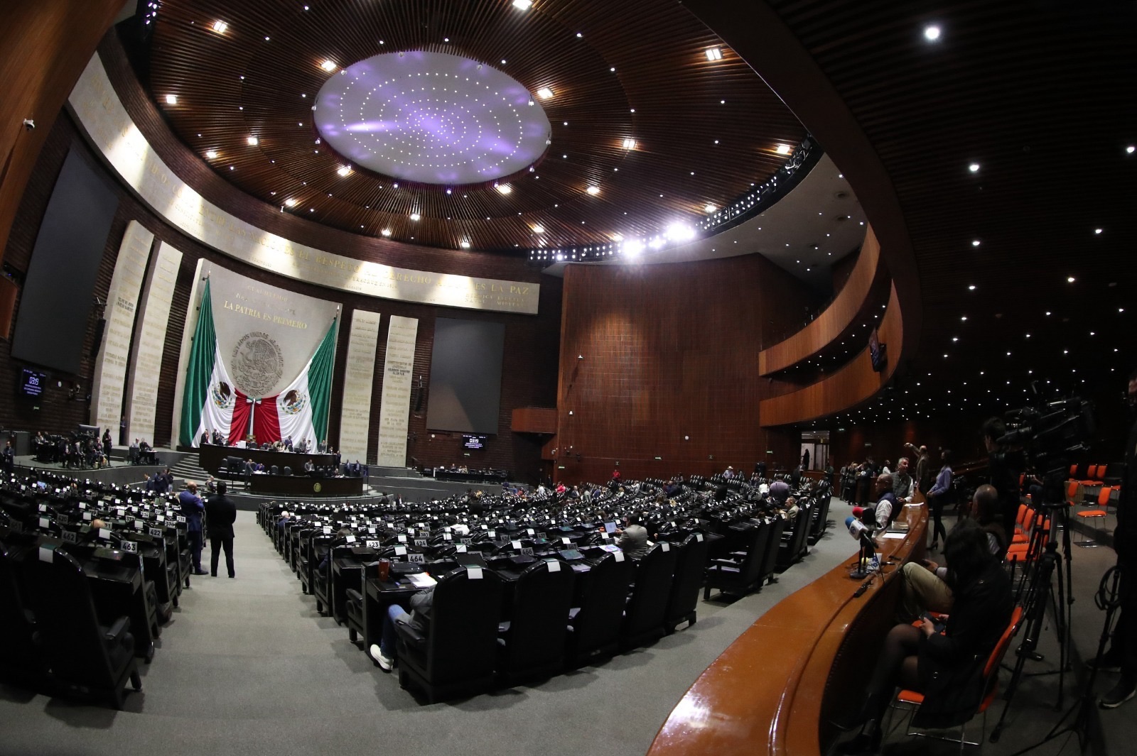 RENUNCIAN A APOYOS ECONÓMICOS 5 DIPUTADAS Y DIPUTADOS