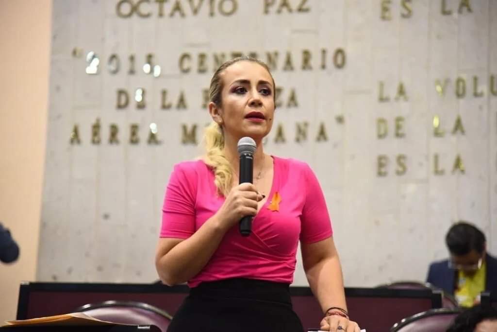 NO LA QUIERE SOLTAR; NORA LAGUNES VA POR LA SEGUNDA REELECCIÓN