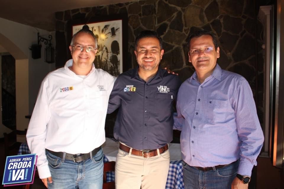 CAMPAÑA DE ADRIÁN PÉREZ ENVUELTA DE PERSONAJES OSCUROS