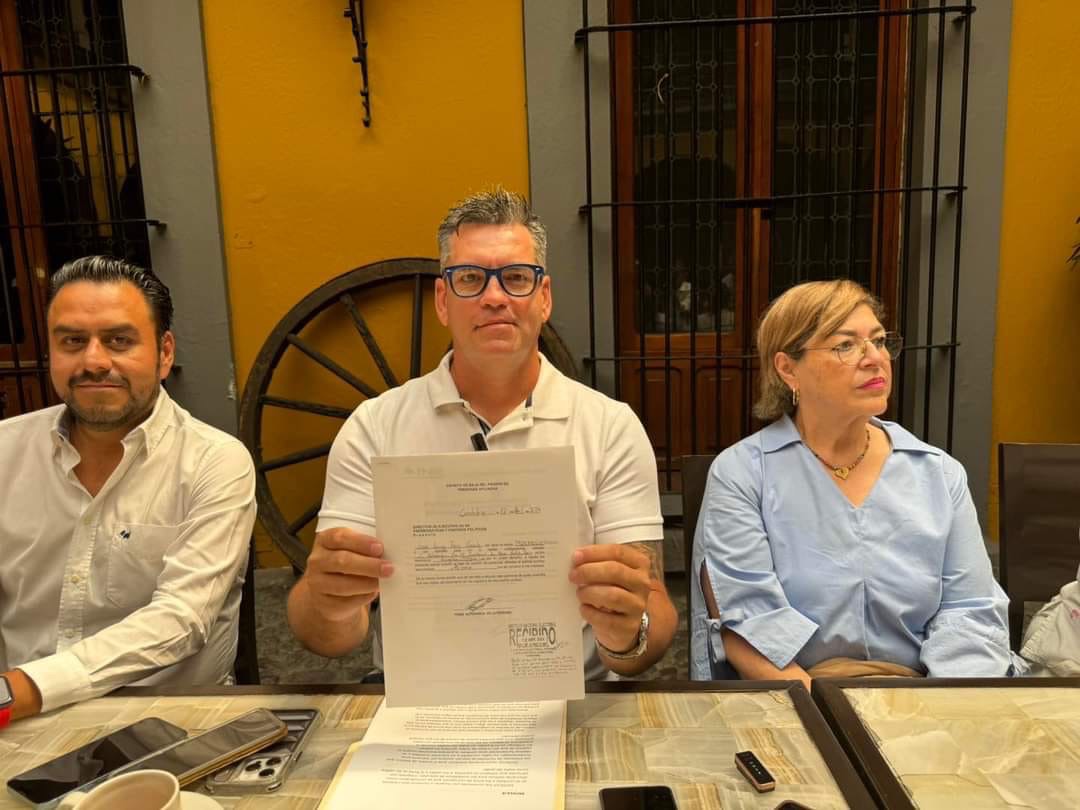 ABANDONA «CHAPULÍN» TRESS A MORENA Y SE VA CON LETY LÓPEZ