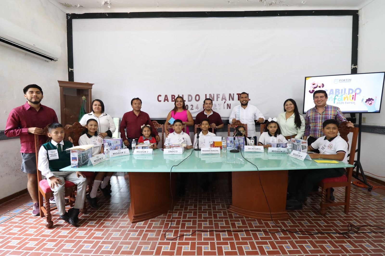 Proponen niños cuidado del medio ambiente, mejoramiento al municipio y seguridad, en Cabildo Infantil