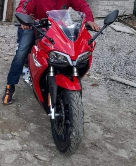 LO AGARRAN CON MOTO ROBADA Y LO DEJAN COMO SANTOCRISTO