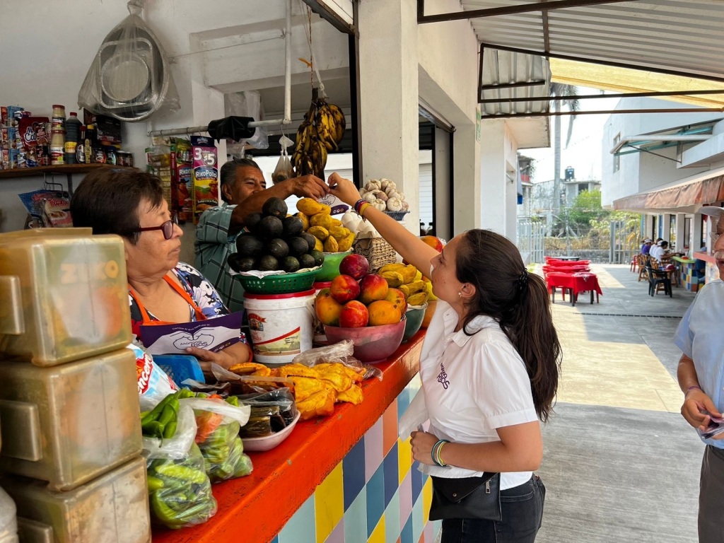 Mariana Ríos impulsará proyectos que promuevan el desarrollo del comercio local