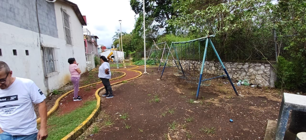 TEMEN HUNDIMIENTO Y PIDEN REUBICAR PARQUE