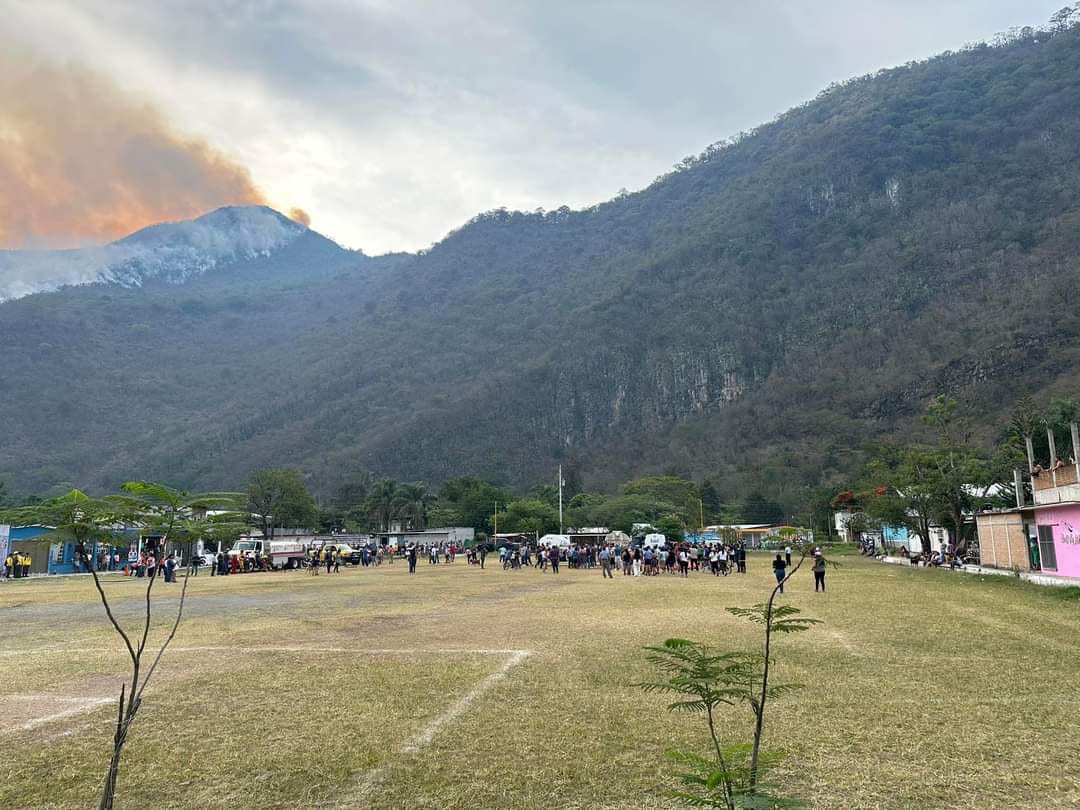 INICIA ATAQUE AÉREO EN CERRO DE SAN CRISTÓBAL