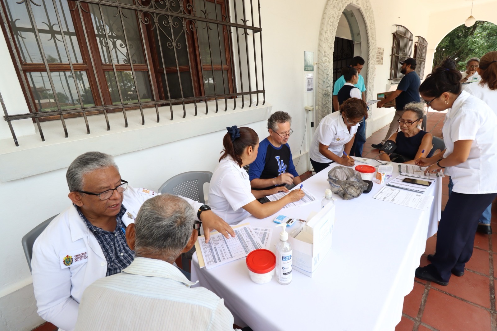 Responden ciudadanos a jornadas de salud