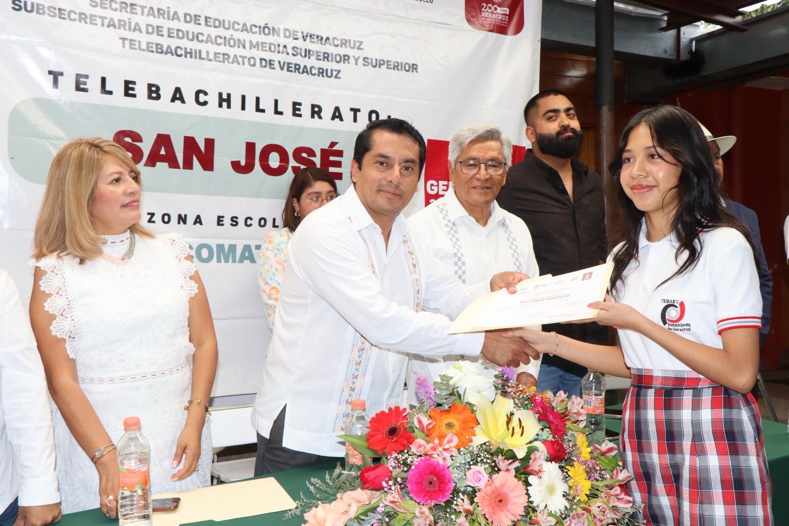 Cumple presidente municipal con Telebachillerato San José: logran terreno para escuela.