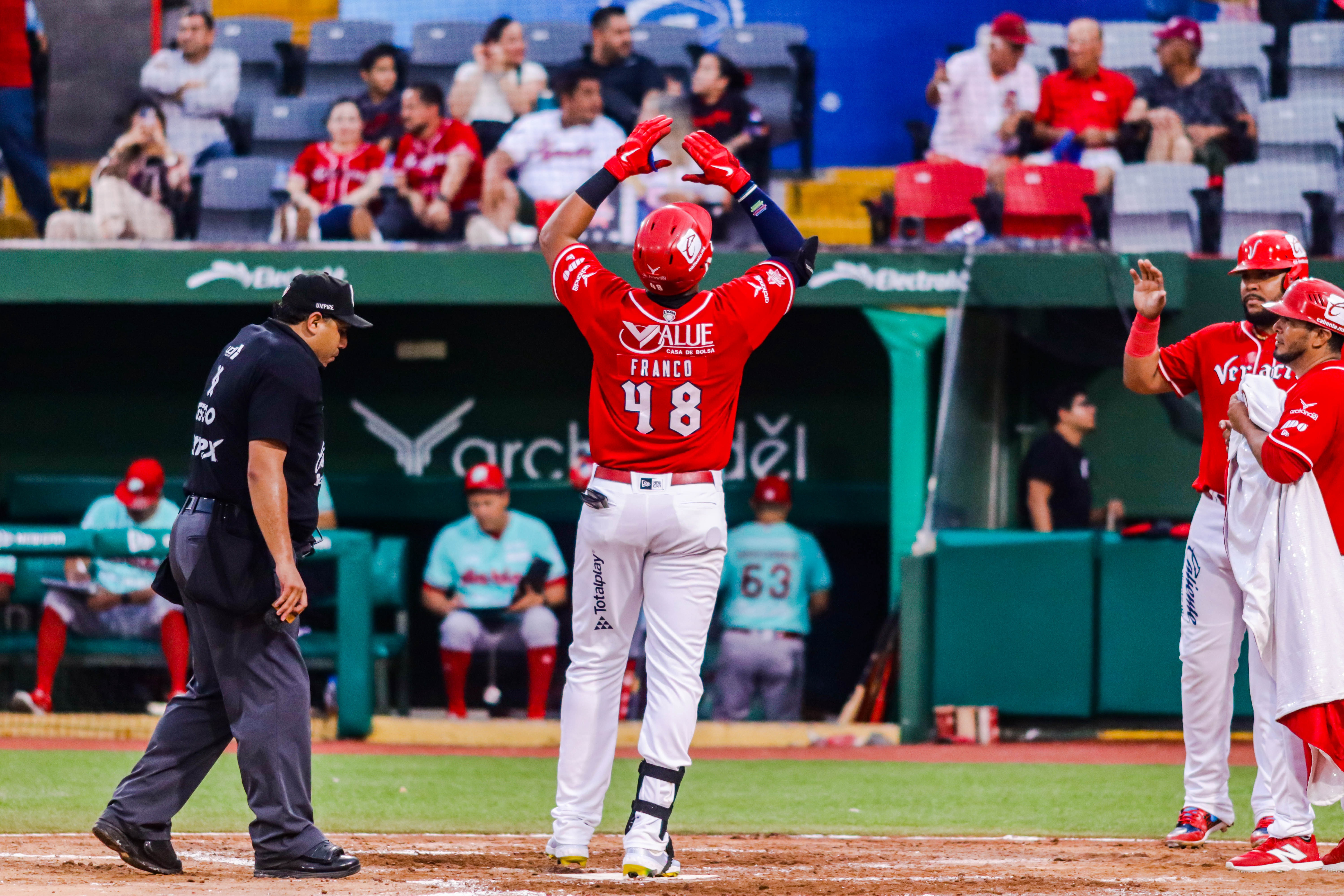 EL AGUILA: EVITAN BARRIDA EN EL BETO