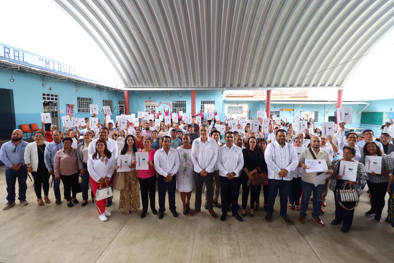 Fortín sede para entrega de escrituras «Escuela Garantizada Escritura Garante»