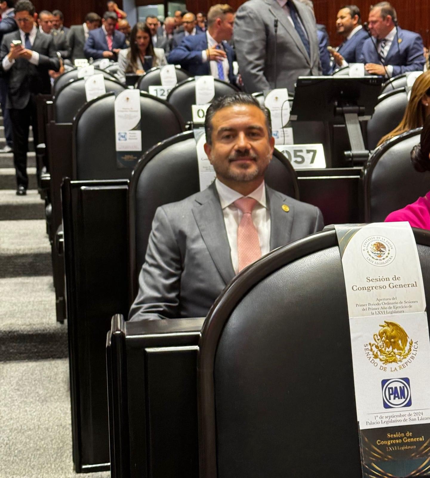 Asiste el Senador Miguel Ángel Yunes Márquez a la Sesión de Congreso General en el Palacio Legislativo de San Lázaro