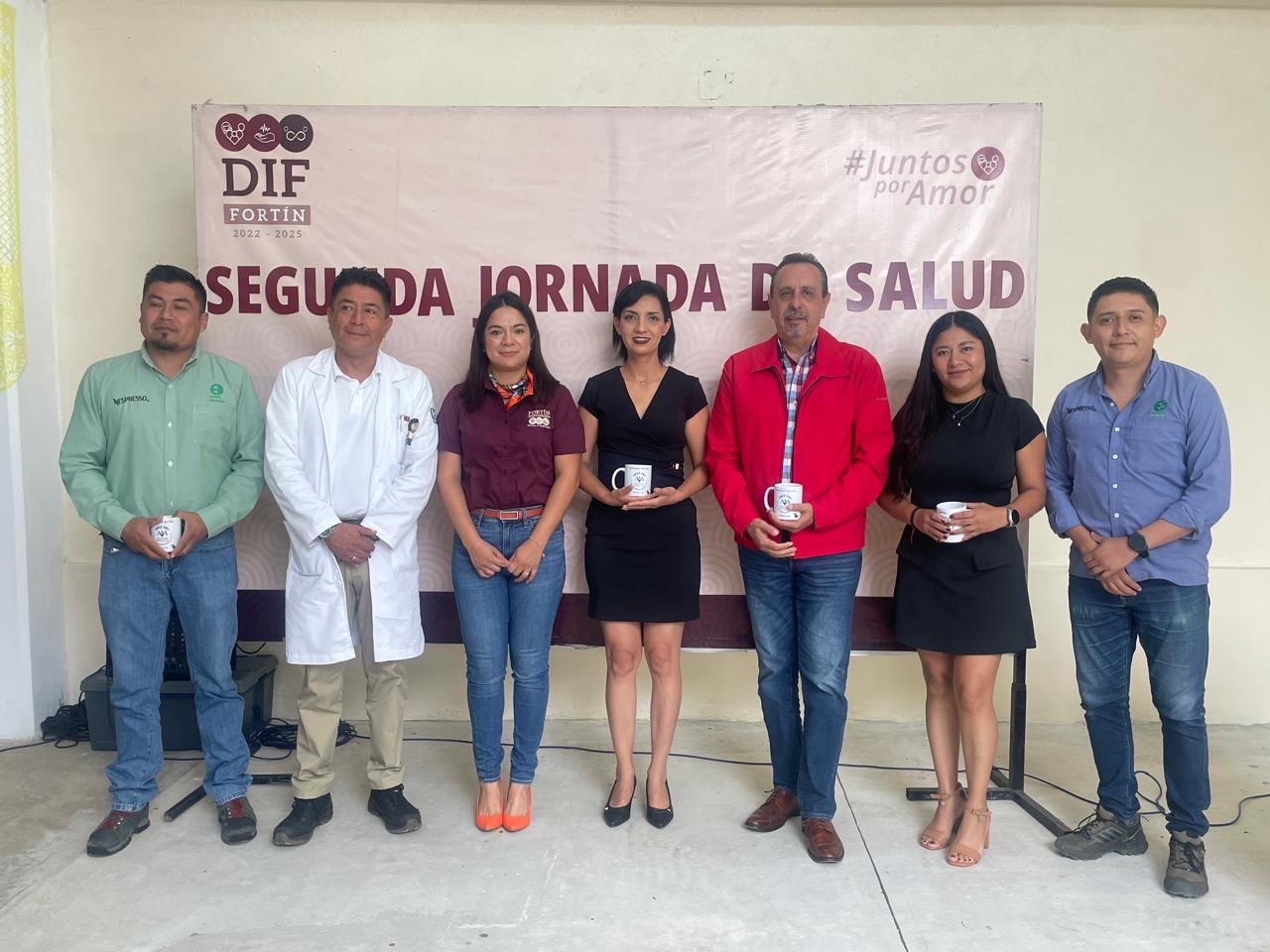 Lleva DIF y AMSA jornada de salud a productores de café en Monte Blanco