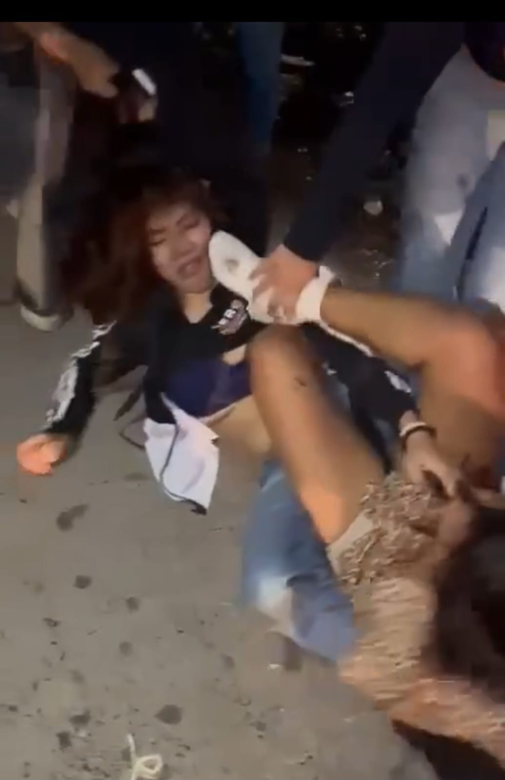 ALUMNOS DE LA UTCV ARMAN TRIFULCA CON «DOÑA GUAMAS»