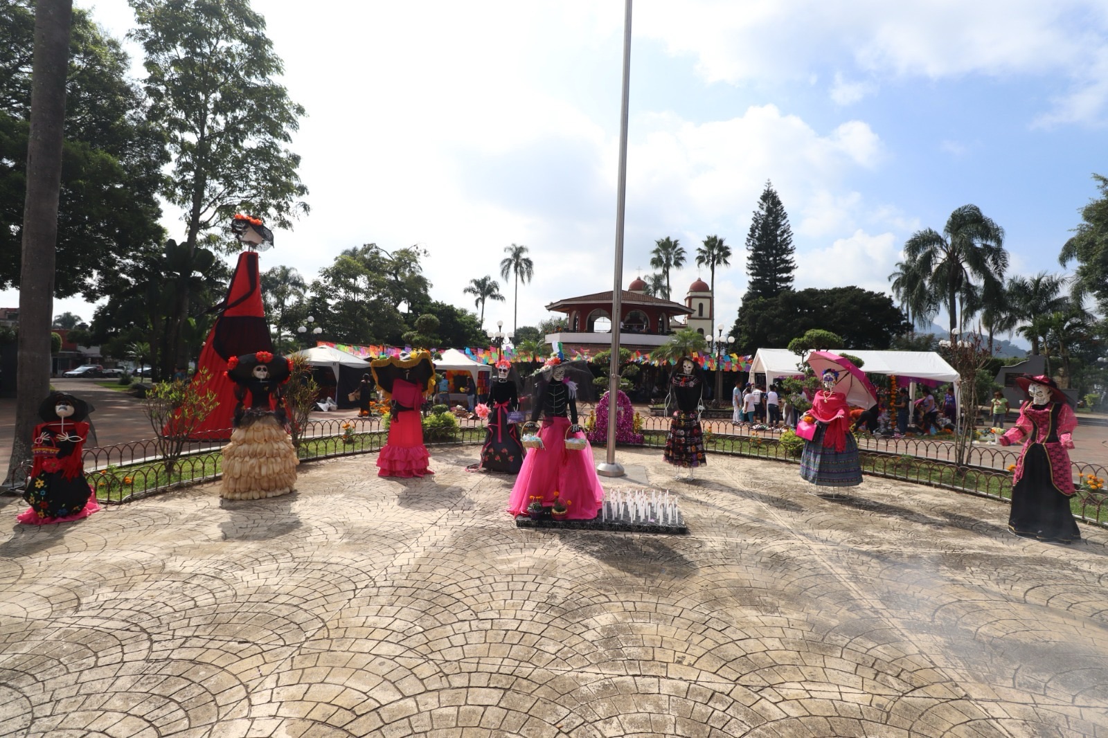 Luce Fortín con gran atractivo por festividades de Todos Santos|| Invitan autoridades fortinenses a visitar Fortín durante estos días de tradición.