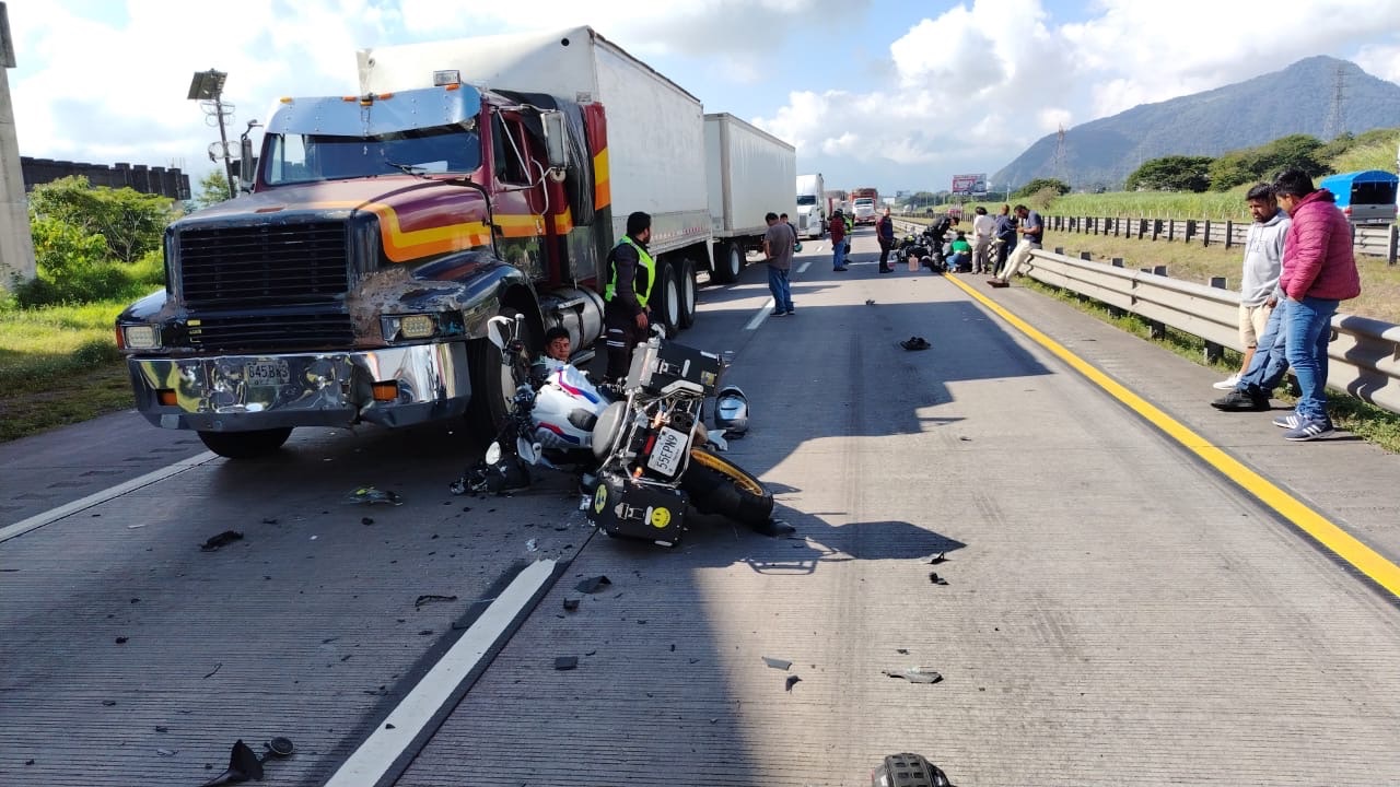 CARAMBOLA EN LA PISTA DEJA TRES BYKERS LESIONADOS