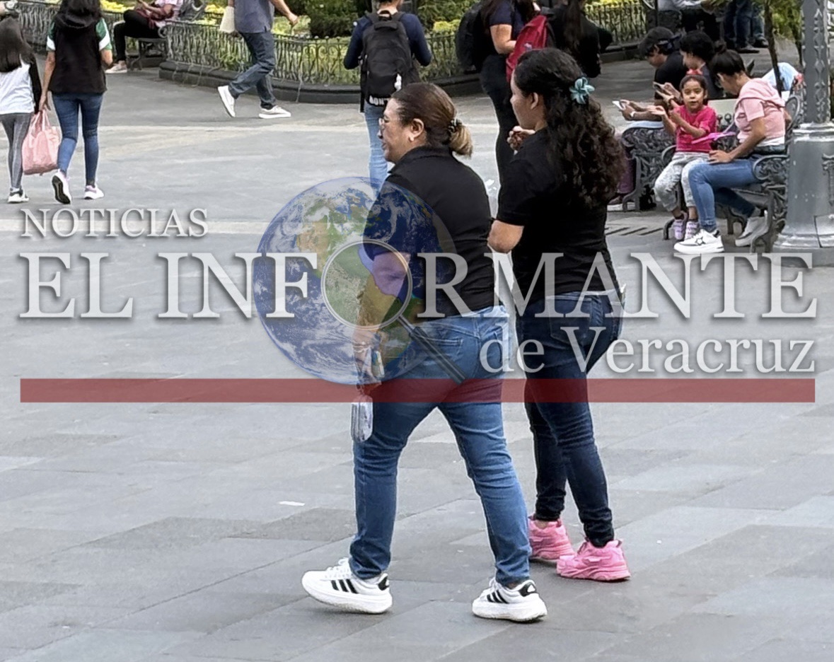 CAPTAN A EMPLEADAS DE LA SRE DE PASEO