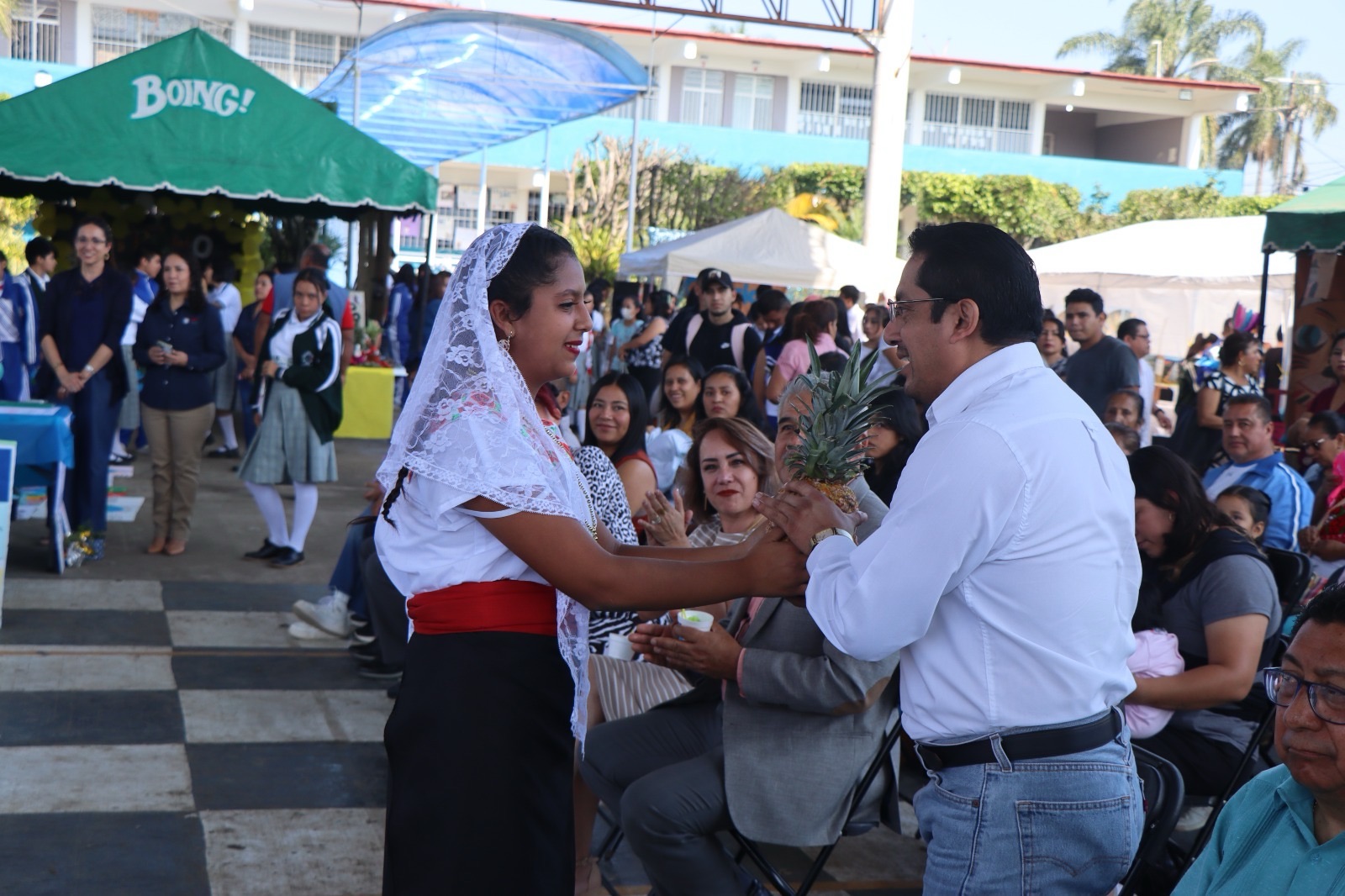 Inaugura presidente municipal Expo Aprende 2025 en Secundaria Enrique C. Rebsamen