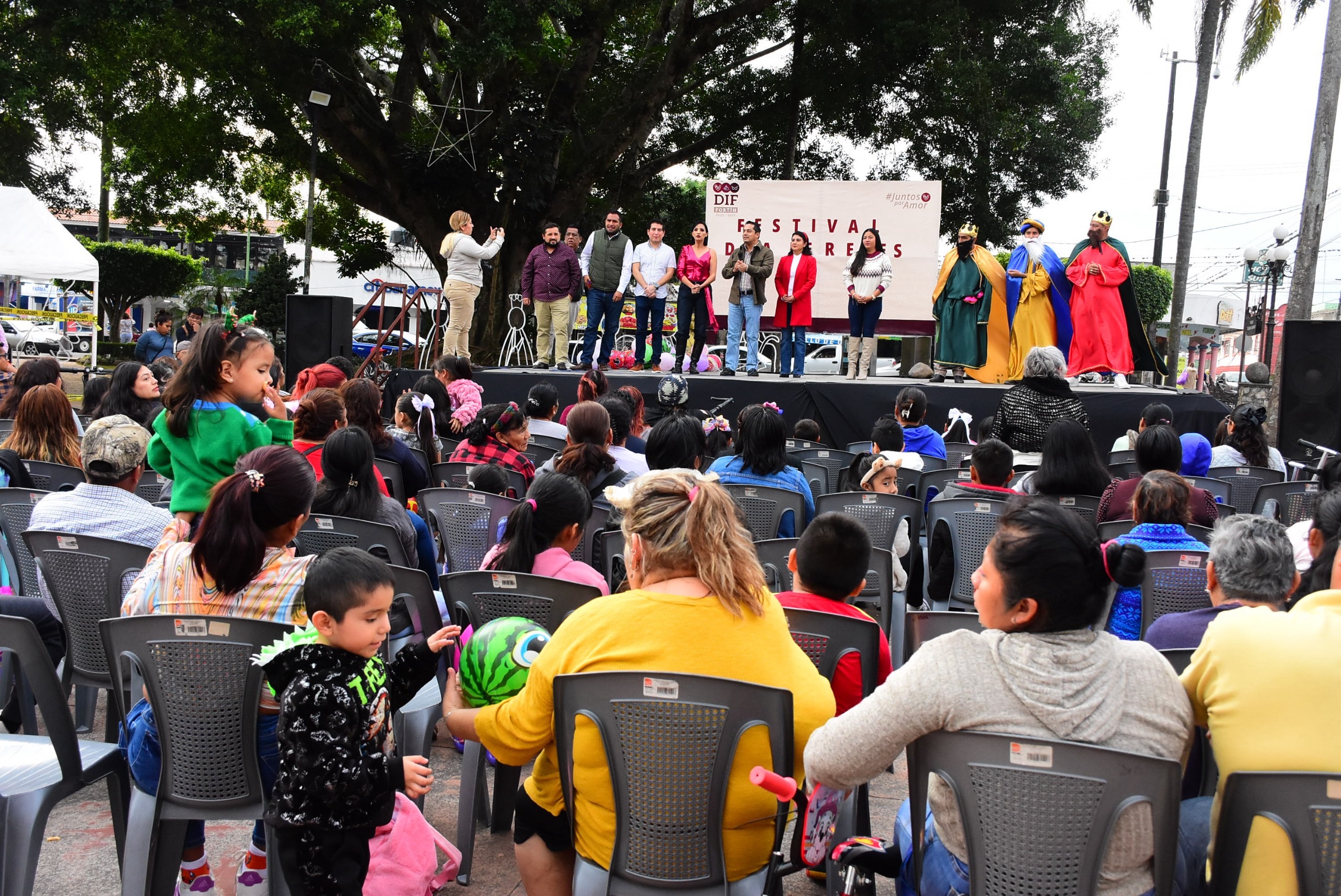 Disfrutan de divertido festival de Día de Reyes en Fortín