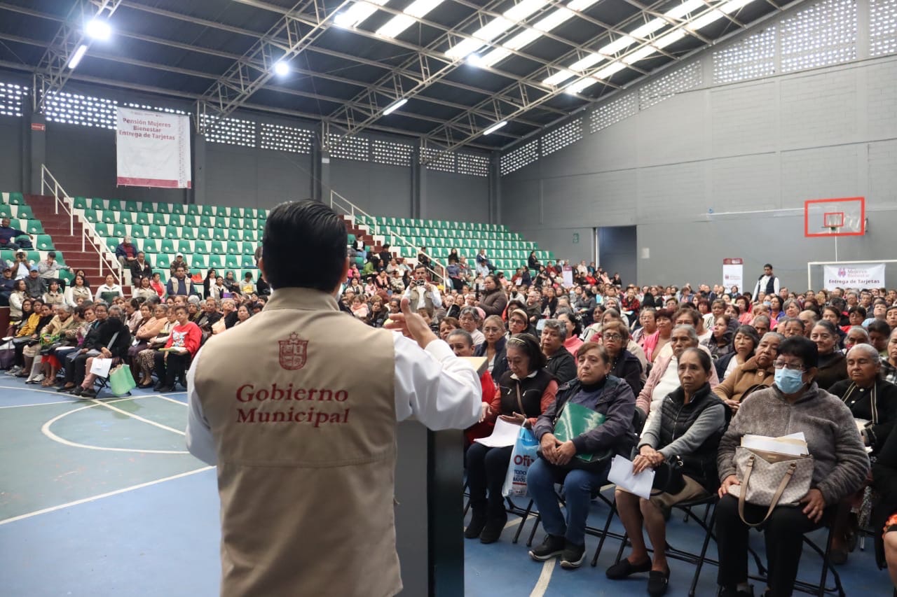 Respalda Presidente municipal entrega de tarjetas de Mujeres Bienestar