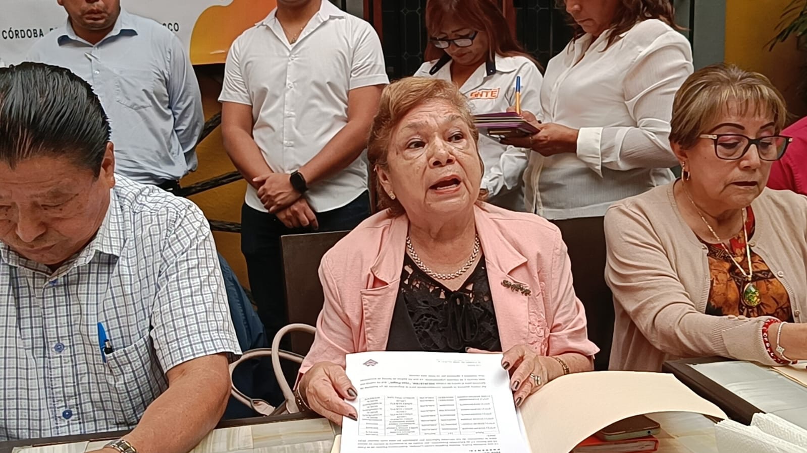 CIERRAN TRES ESCUELAS POR FALTA DE MAESTROS