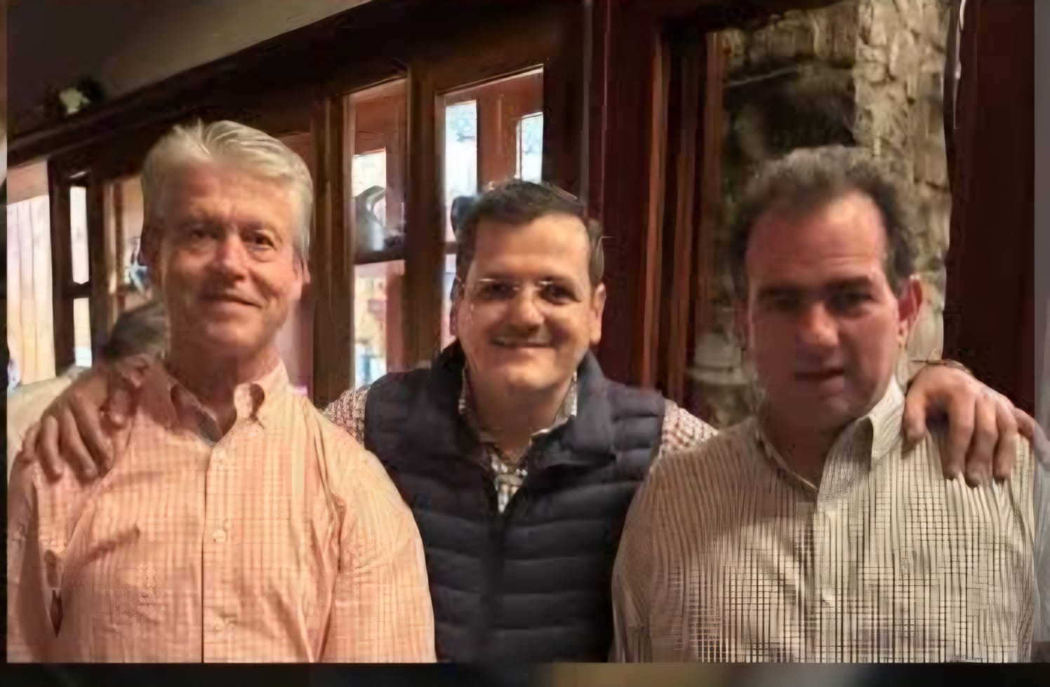 EL EX DUARTISTA GERARDO BUGANZA LEVANTA LA MANO POR EL PAN; MILITANTES LO RECHAZAN