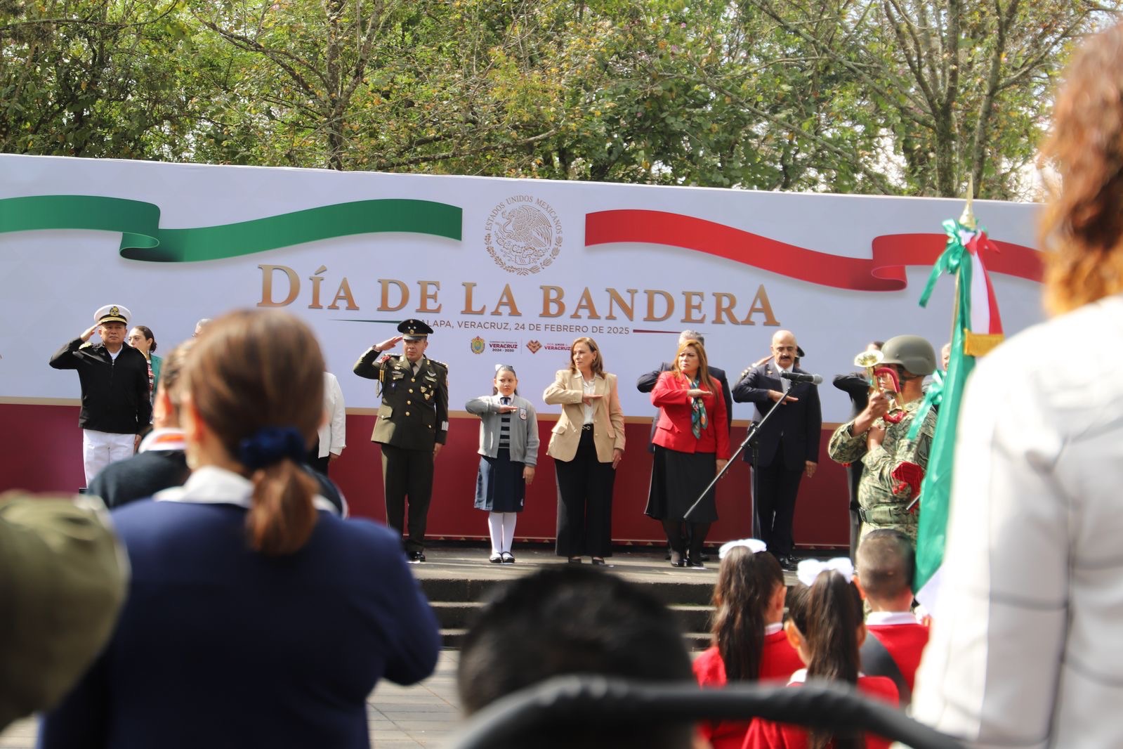 Ceremonia Conmemorativa al «Día de la Bandera».