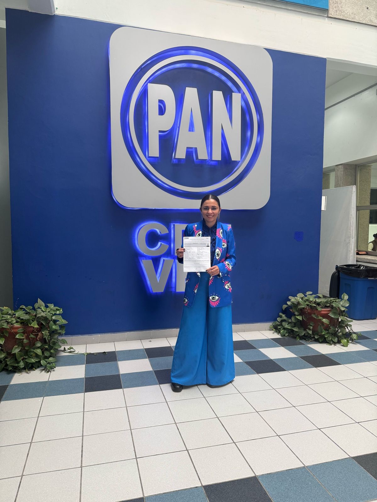 VIRIDIANA BRETÓN ES LA CANDIDATA EN IXHUATLÅN DEL CAFÉ