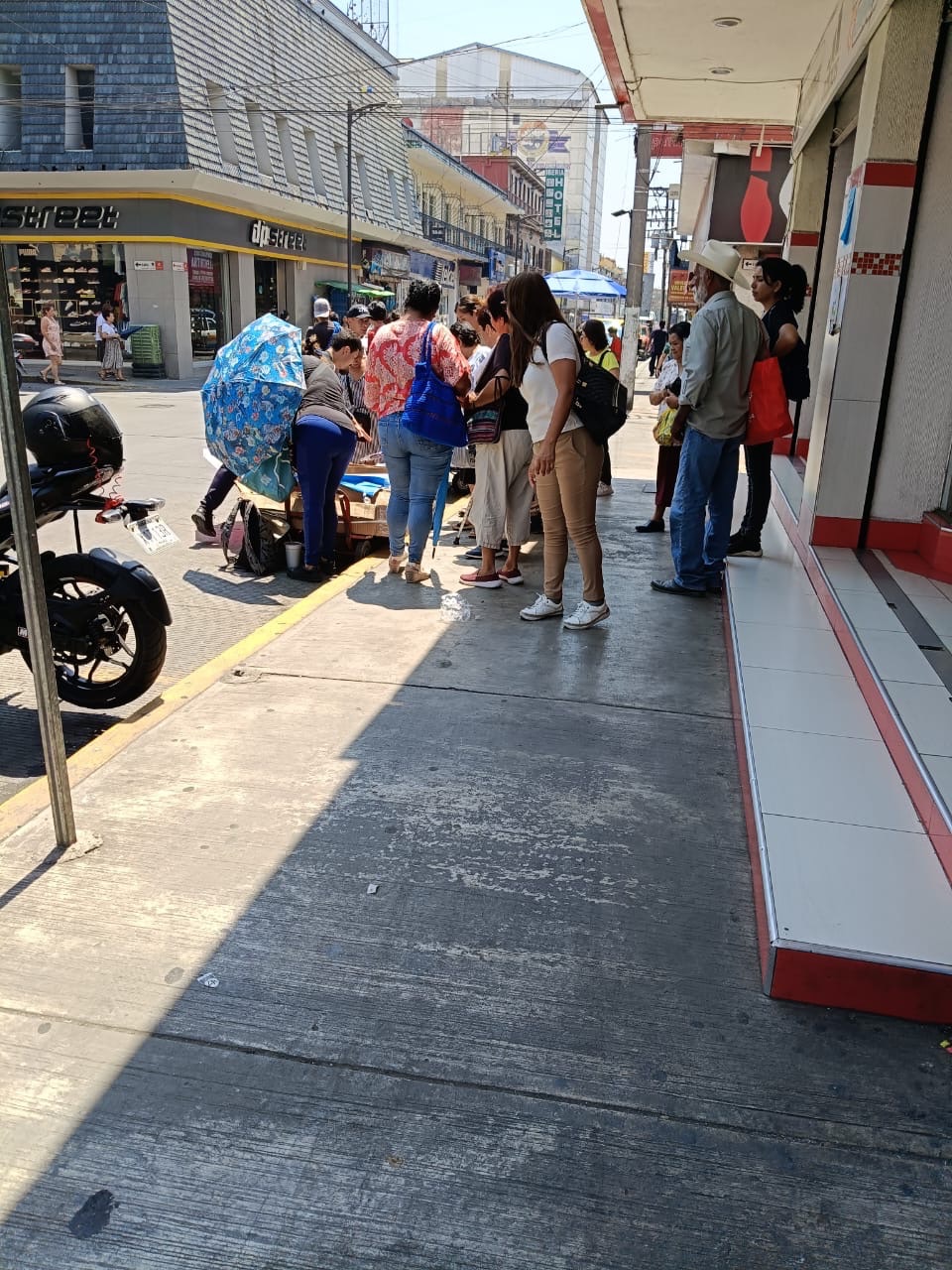 DIRECCIÓN DE COMERCIO OMISO CON EL AMBULANTAJE