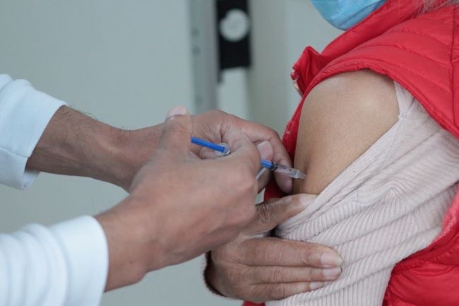 Invita IMSS Veracruz Sur a vacunarse para completar esquema