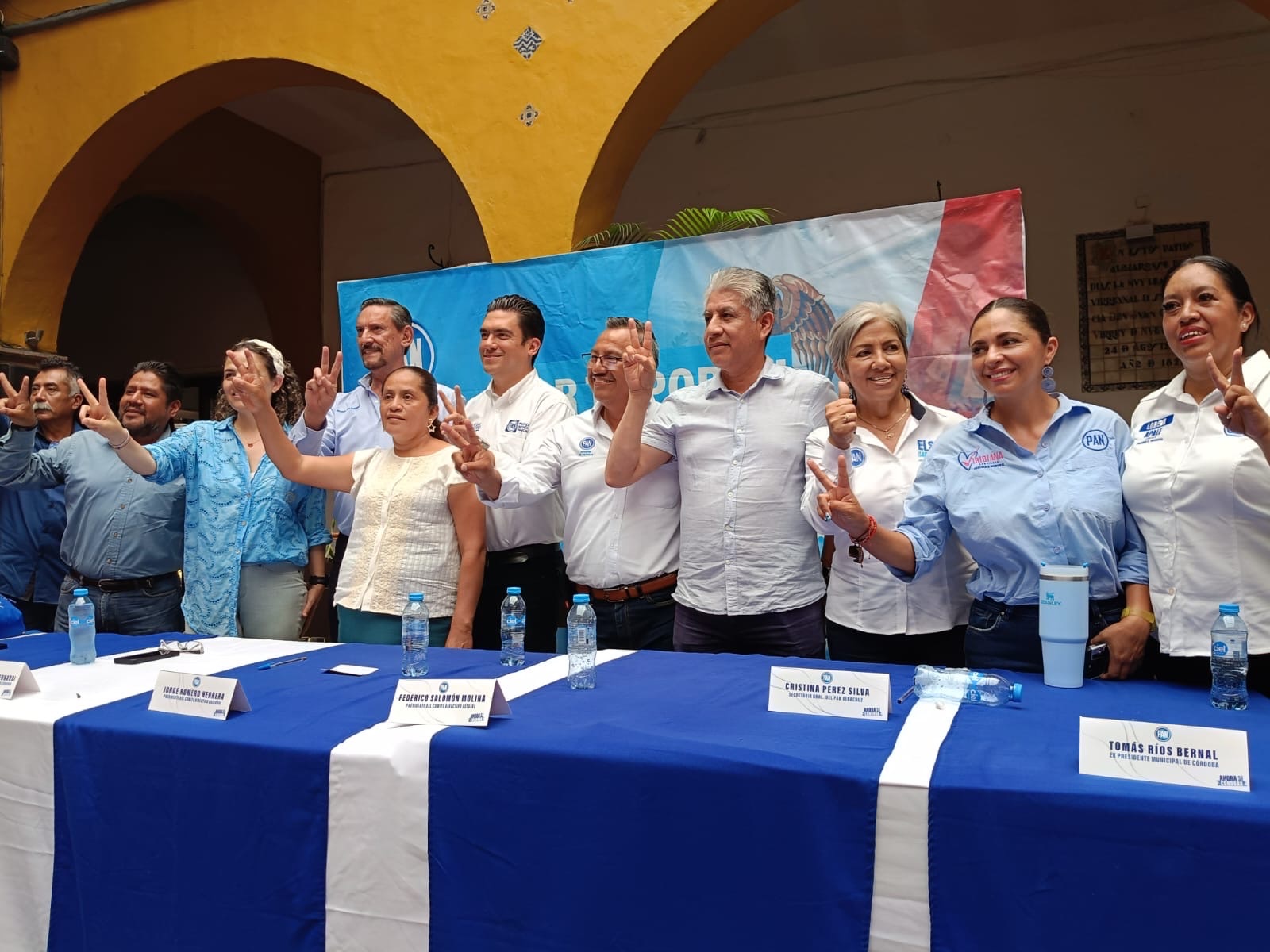 RECIBE DIRIGENTE NACIONAL DEL PAN; UN PARTIDO FRAGMENTADO EN CÓRDOBA