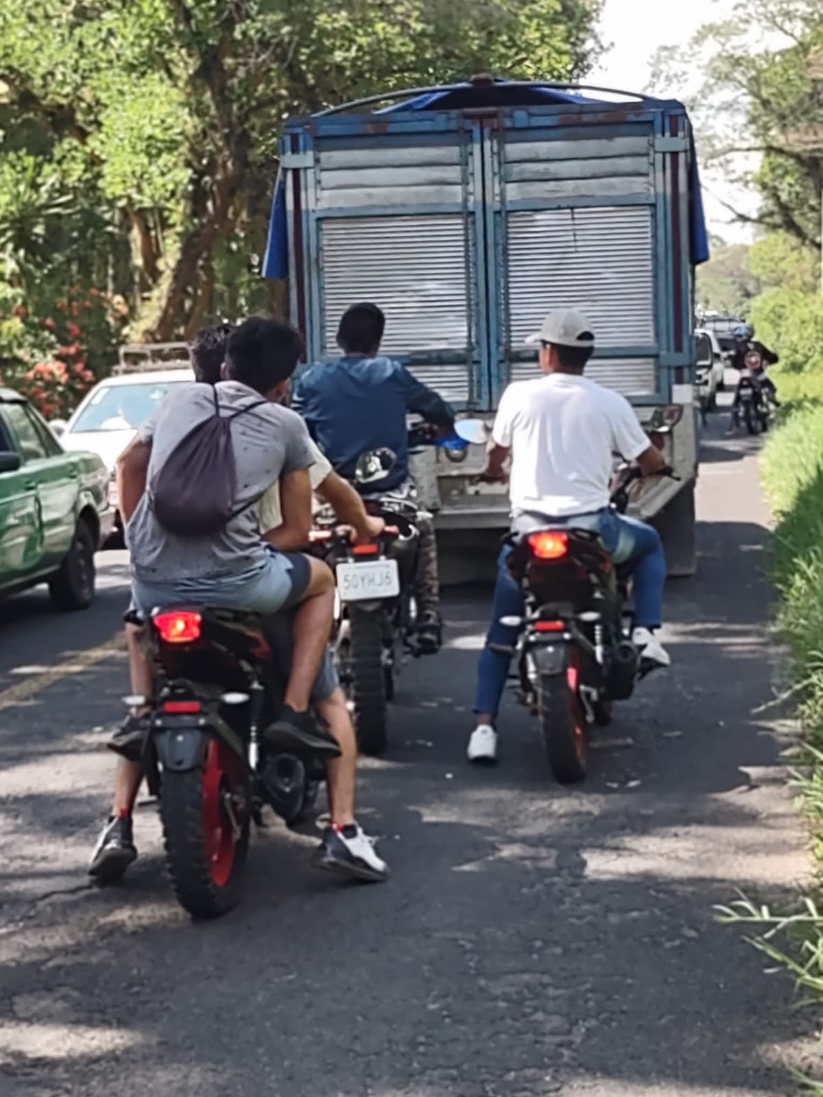 CUATRO DE CADA 10 MOTOCICLETAS CIRCULA DE MANERA IRREGULAR