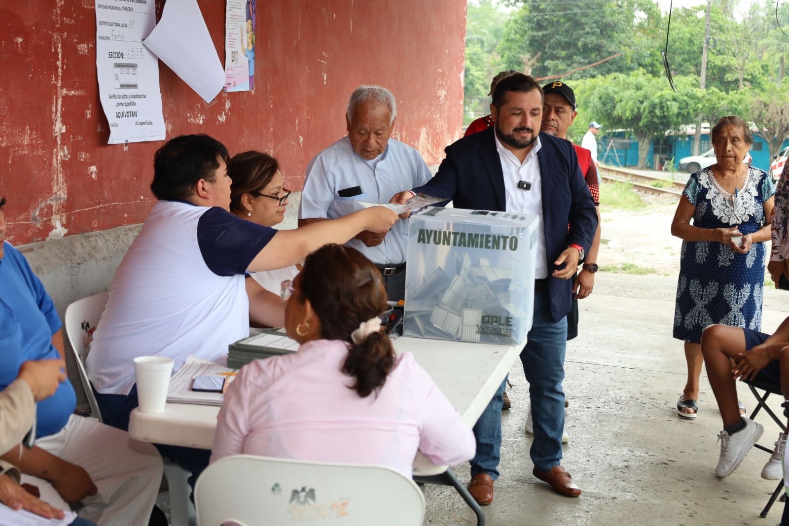 EDUARDO ALONSO “POLLOS CHARLY” EJERCE SU VOTO CON CONFIANZA EN EL PUEBLO DE FORTÍN