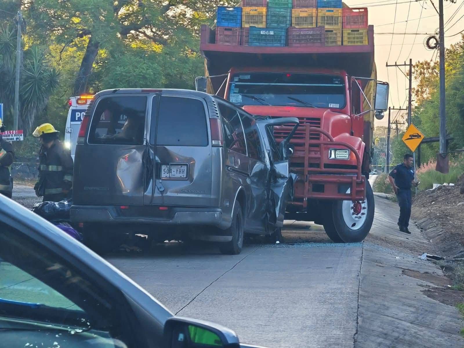 CHOQUE FRONTAL DEJA UN MUERTO