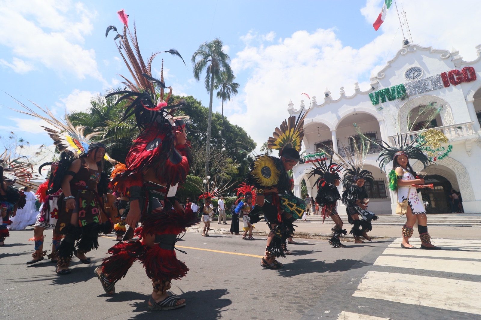 Talento, identidad y algarabía en primer festival floricultural Fortín