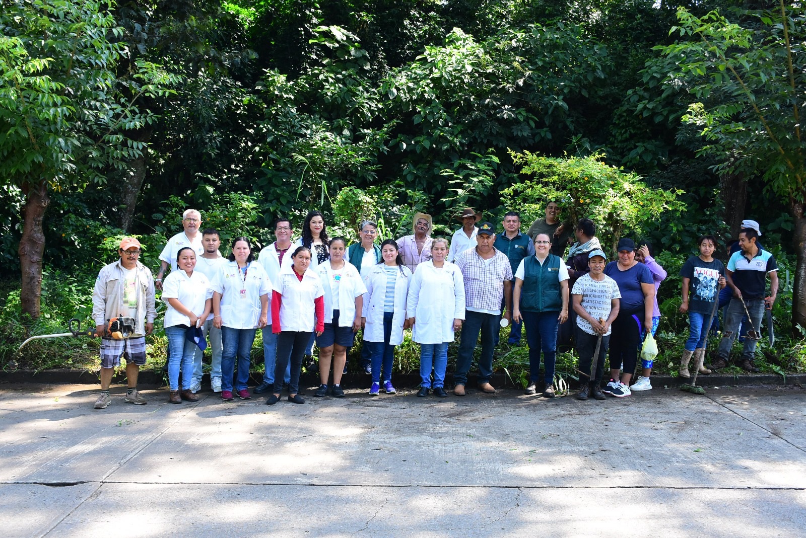 Respalda Ayuntamiento jornada de limpieza comunitaria en Zapoapita