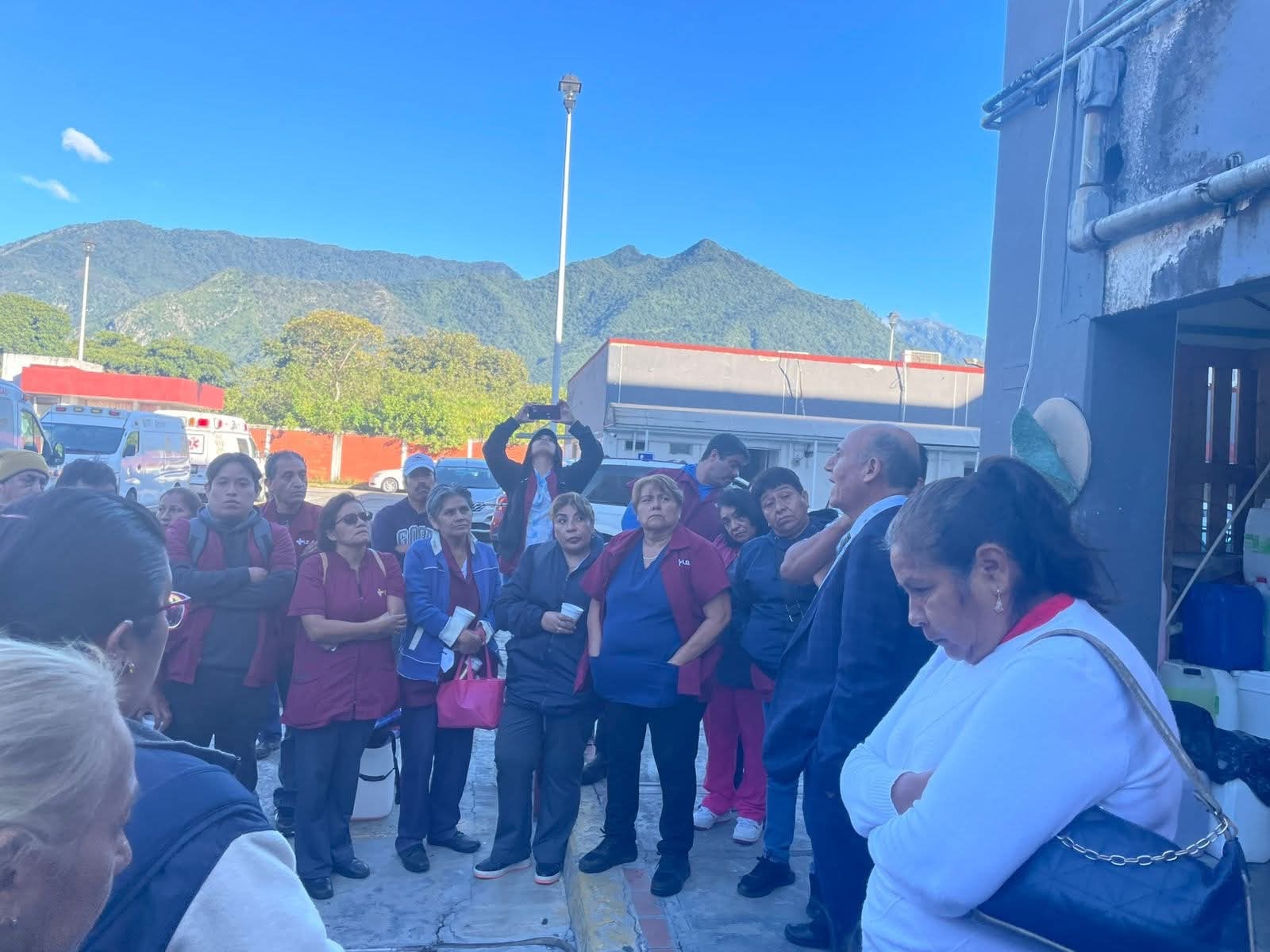 INCUMPLE GOBERNADORA CON TRABAJADORES DE LIMPIEZA Y SE VUELVEN A IR A PARO