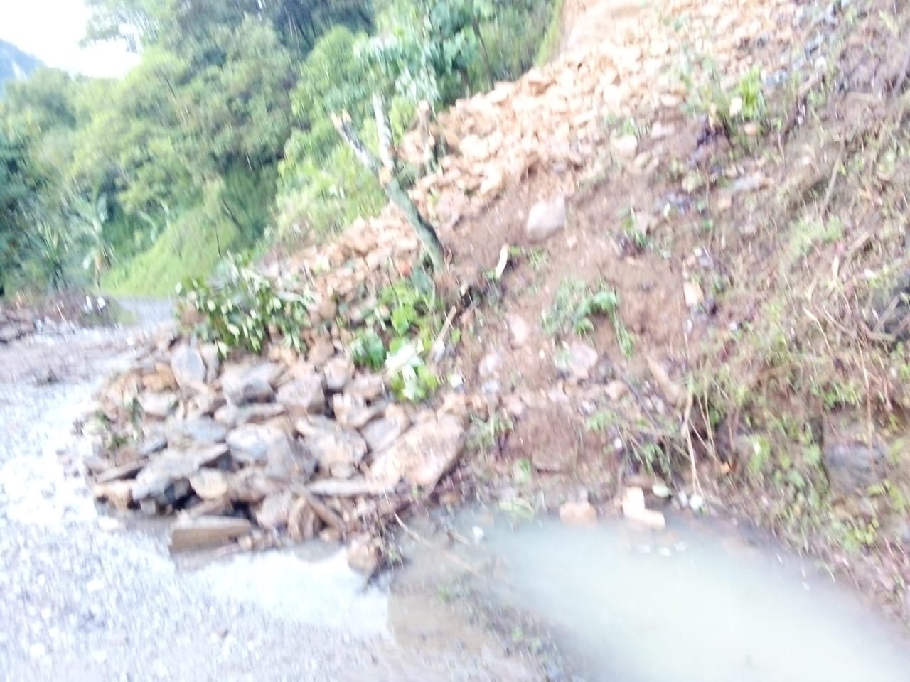 LLUVIAS INCREMENTAN DESLAVES EN LA REGIÓN