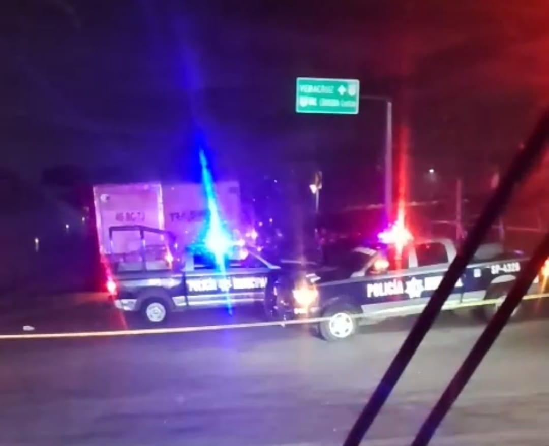 MUERE BAJO LAS LLANTAS DE UN TRÁILER