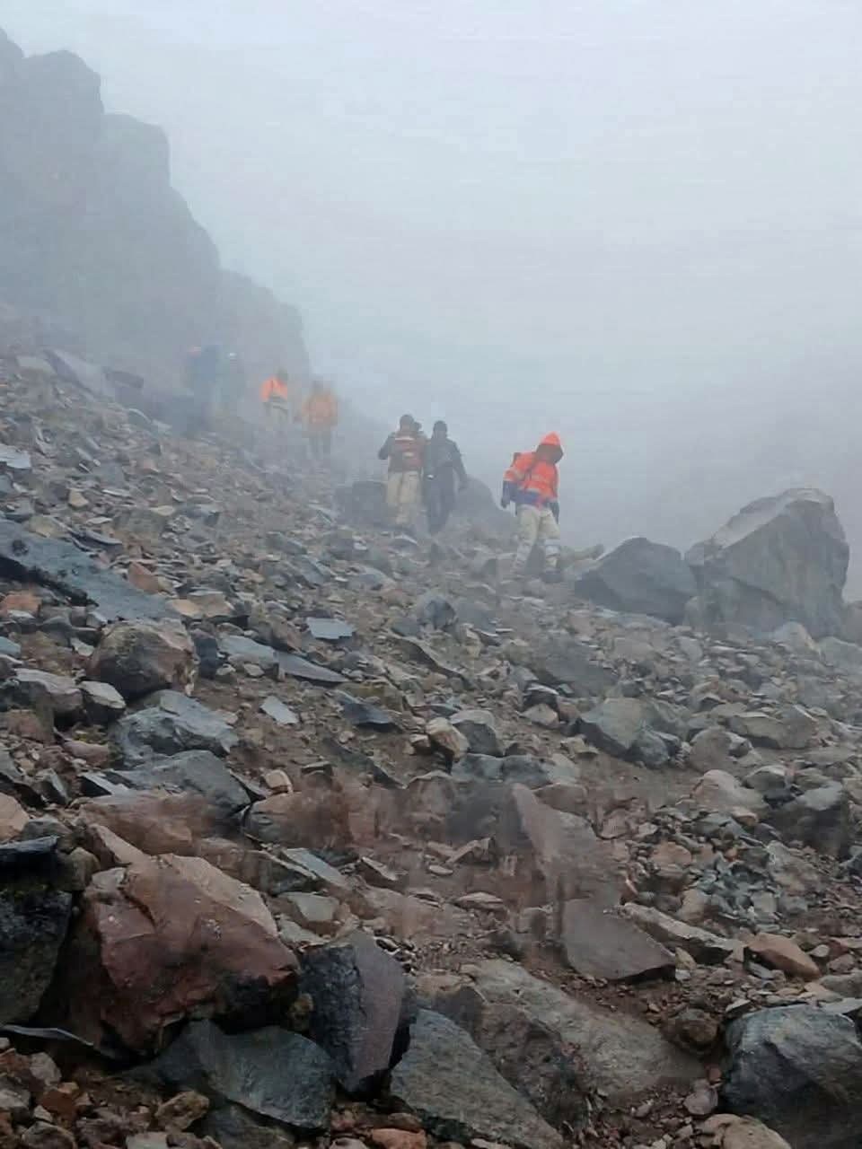 LOCALIZAN A ALPINISTAS QUE SE EXTRAVIARON EN EL PICO DE ORIZABA