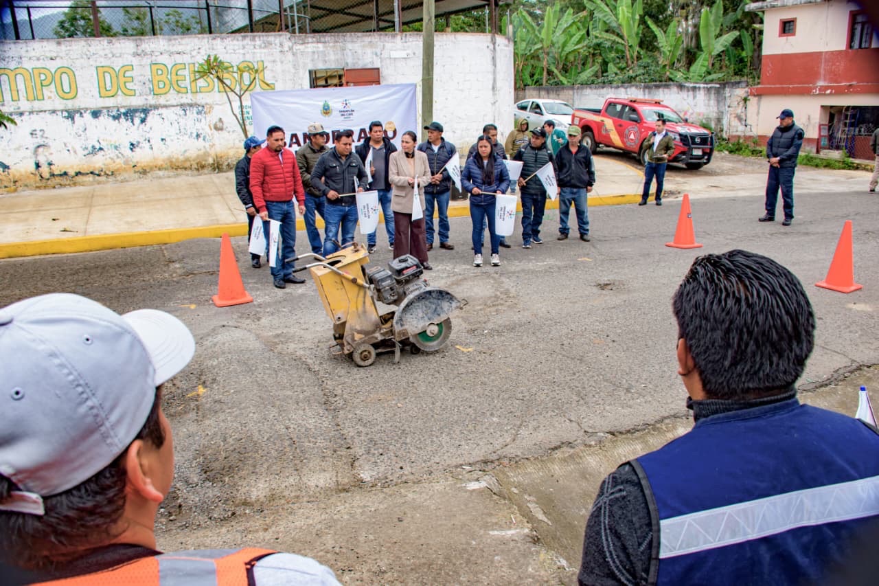 INICIA BACHEO EN IXHUATLÁN DEL CAFÉ