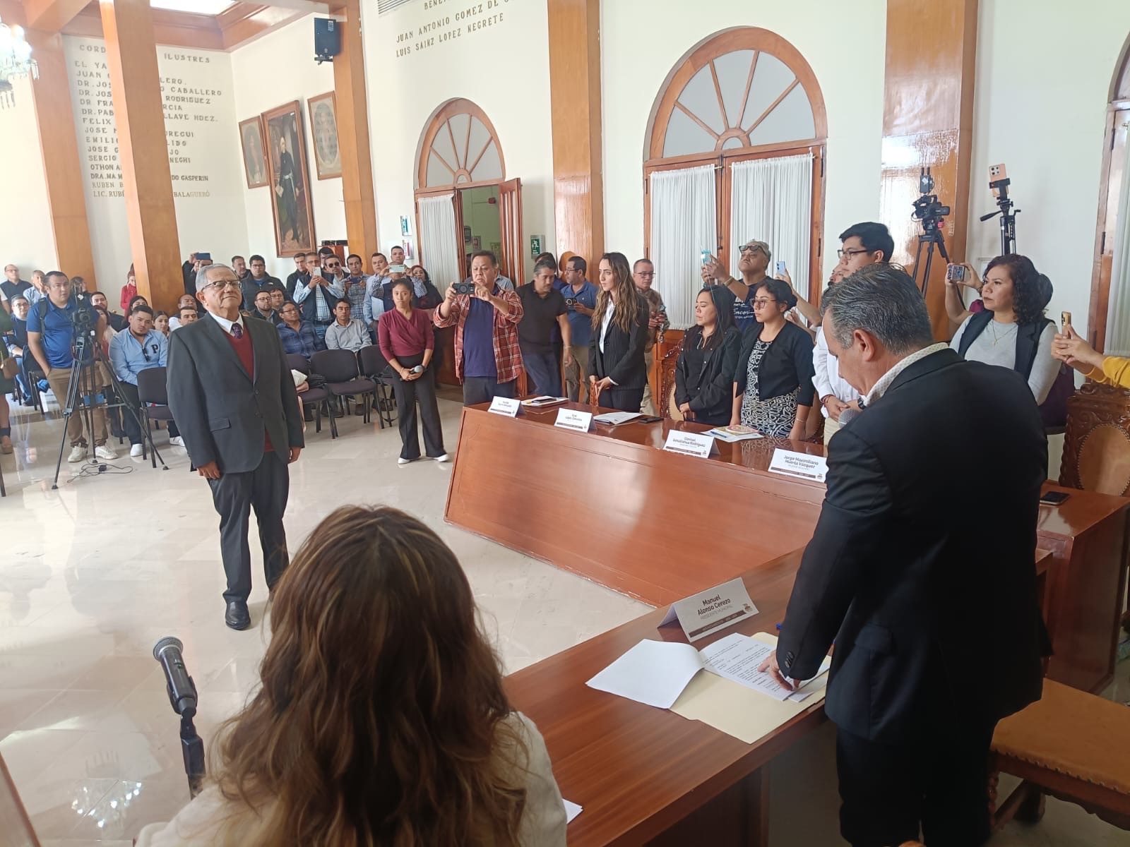 ES CARLOS HERNÁNDEZ NUEVO SECRETARIO DEL AYUNTAMIENTO CORDOBÉS