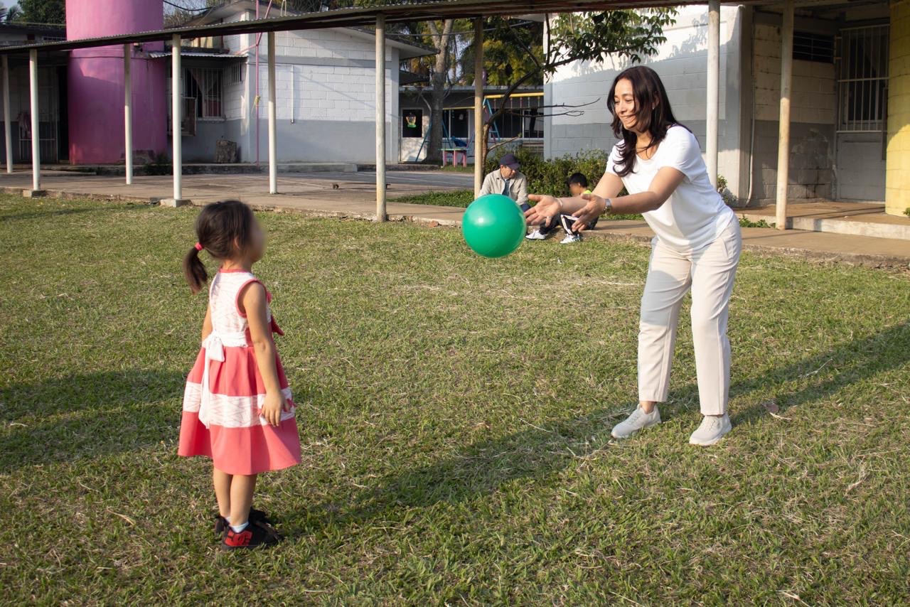 Reyes Magos llenan de alegría las casas hogar con juguetes e ilusión