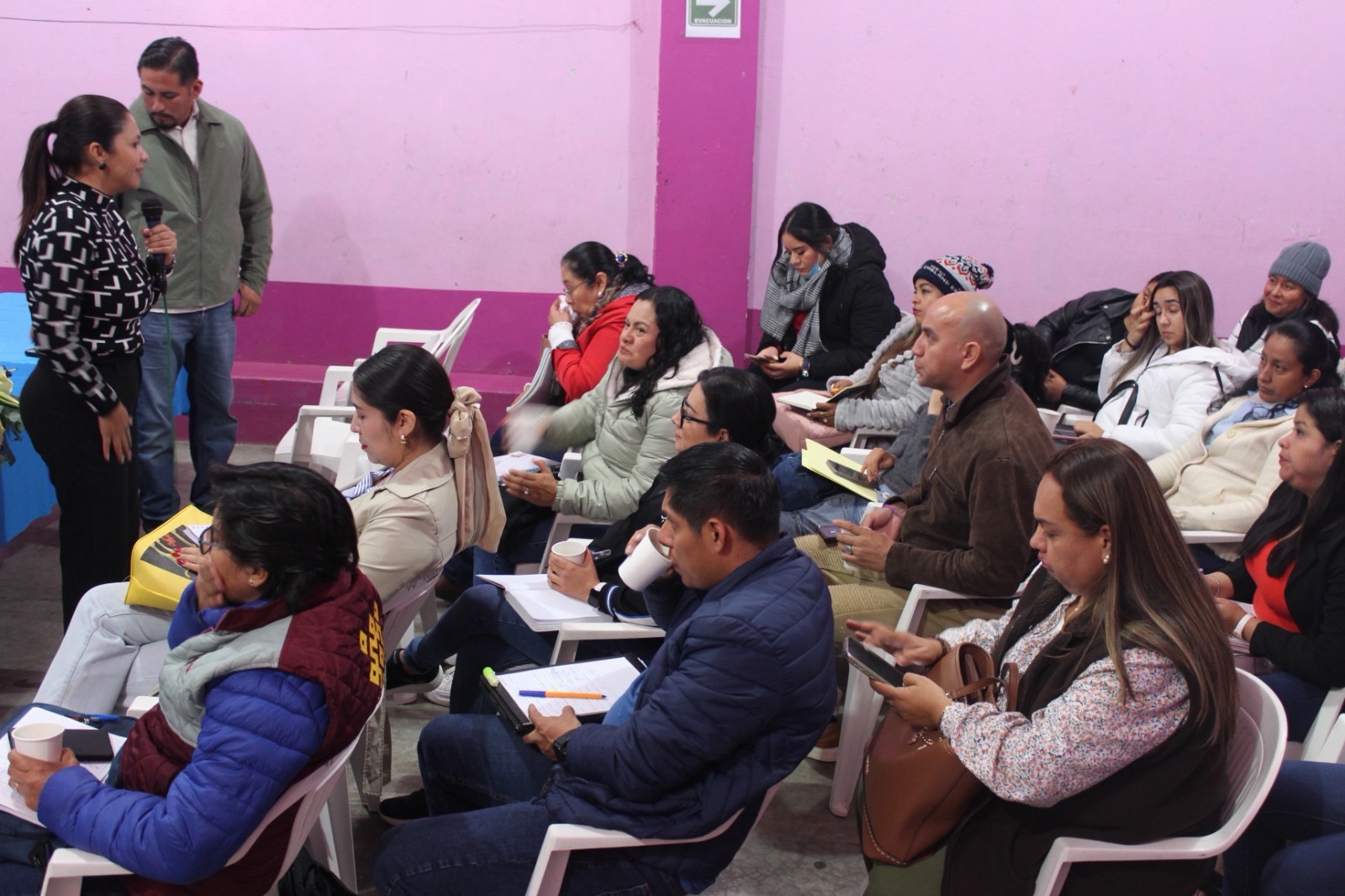 AUTORIDADES SOSTIENEN REUNIÓN CON REPRESENTANTES DE 54 ESCUELAS