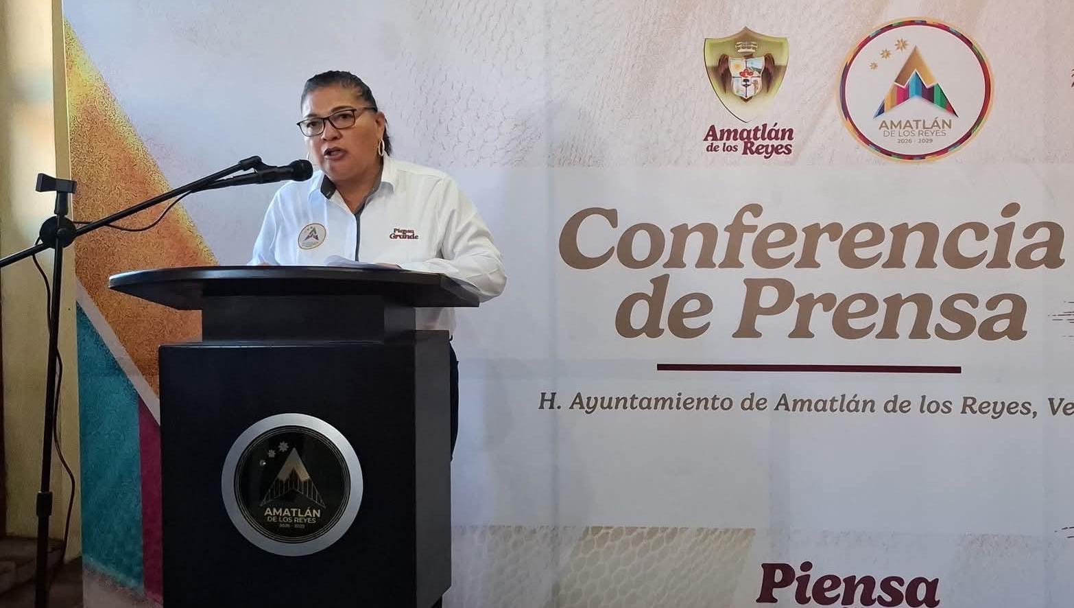 ¡SE ACABARON LOS BAILES EN AMATLÁN!