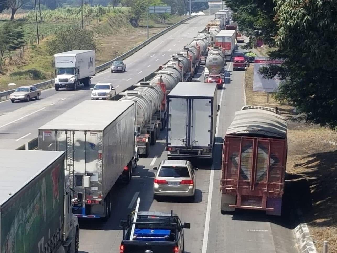 TRANSPORTISTAS PREVÉN DESERCIÓN DE CONDUCTORES POR INSEGURIDAD