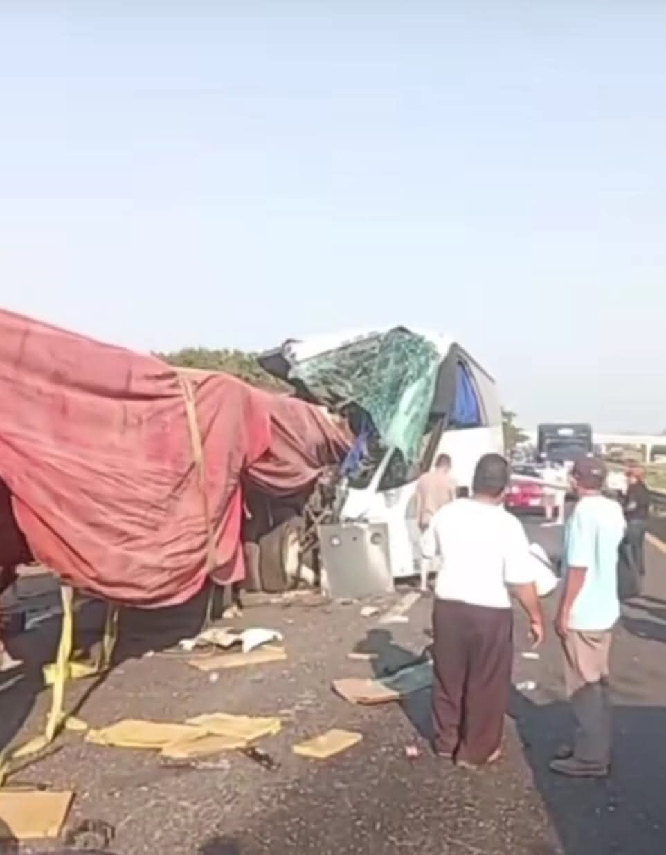 CUATRO MUERTOS Y 12 HERIDOS EN FATAL ACCIDENTE