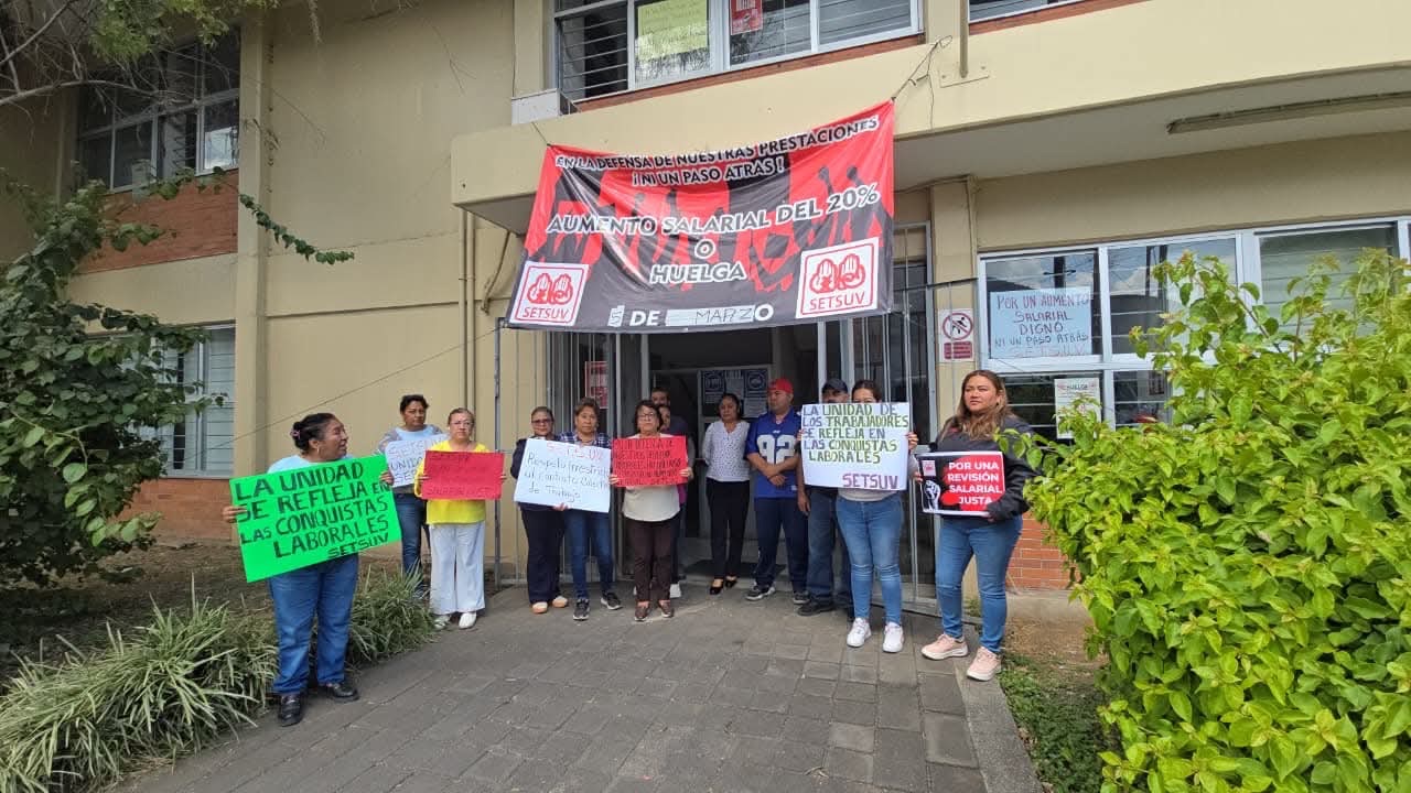 EN UNAS HORAS PODRÍA ESTALLAR LA HUELGA EN LA UV