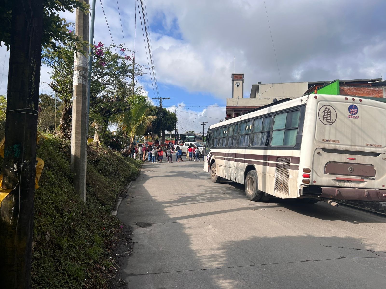 PIDEN DESTITUCIÓN DE DOCENTE POR PRESUNTO ACOSO SEXUAL