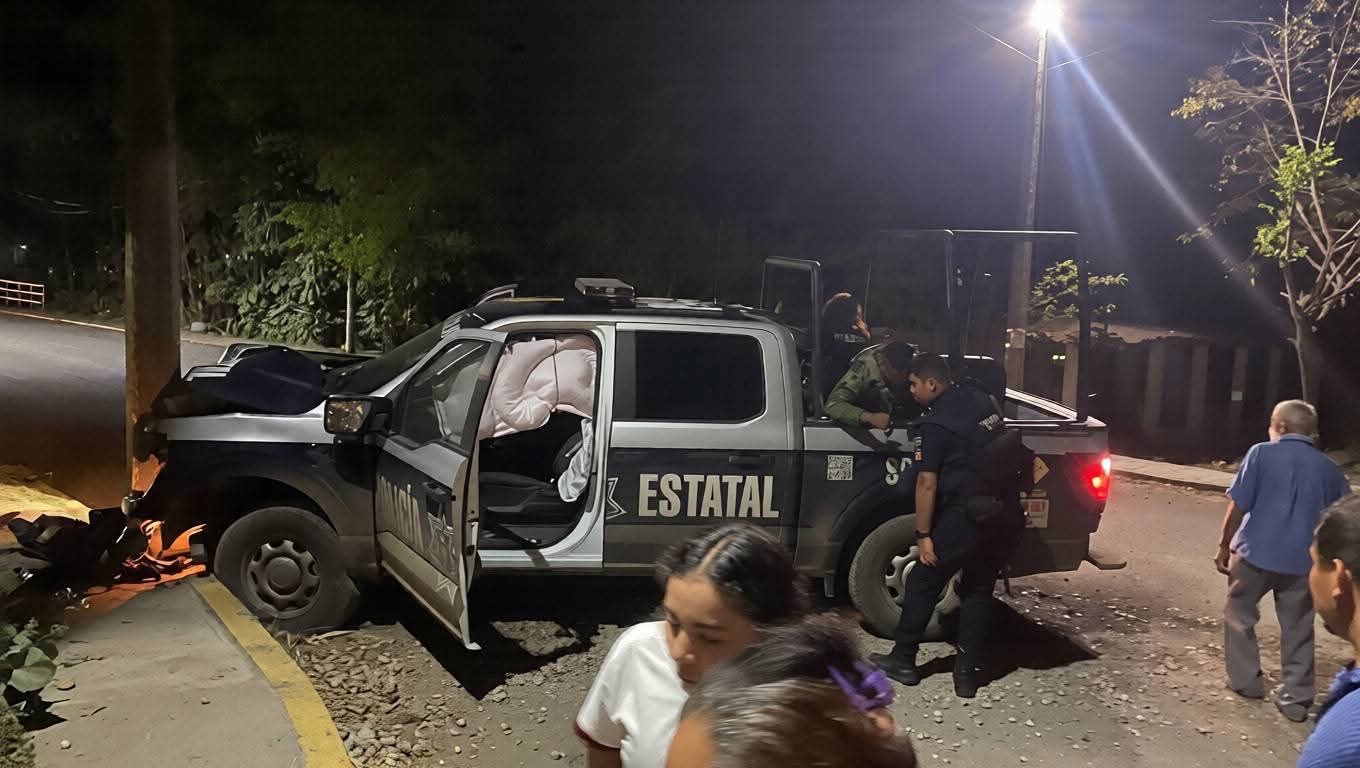 CHOCAN POLICÍAS ESTATALES; TRES RESULTAN LESIONADOS