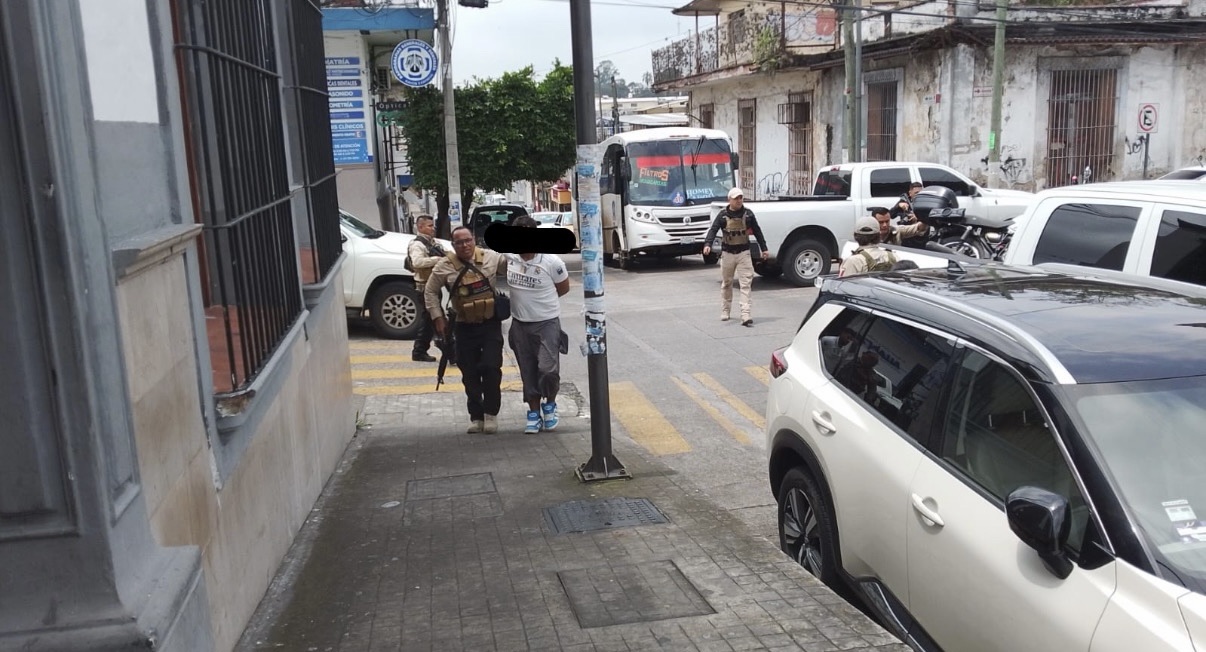 EN CATEOS ASEGURAN A TRES CON PRESUNTAS DOSIS DE ESTUPEFACIENTES
